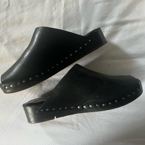 Rick Owen’s clogs worn a few times - super comfy padded inside - lower wedge - Picture 4 of 8